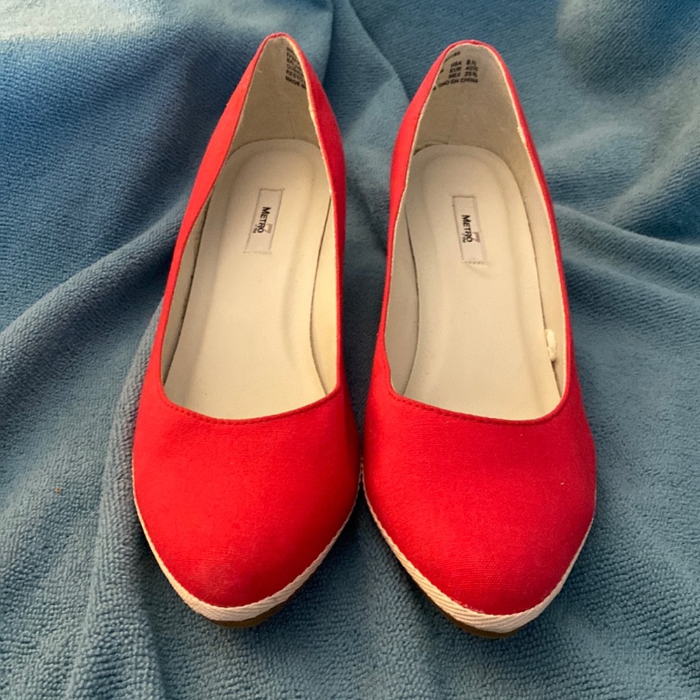 Metro 7 almond toe espadrilles in red - Size 8.5